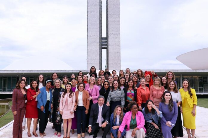 camara-aprova-projetos-para-fortalecer-protecao-as-mulheres