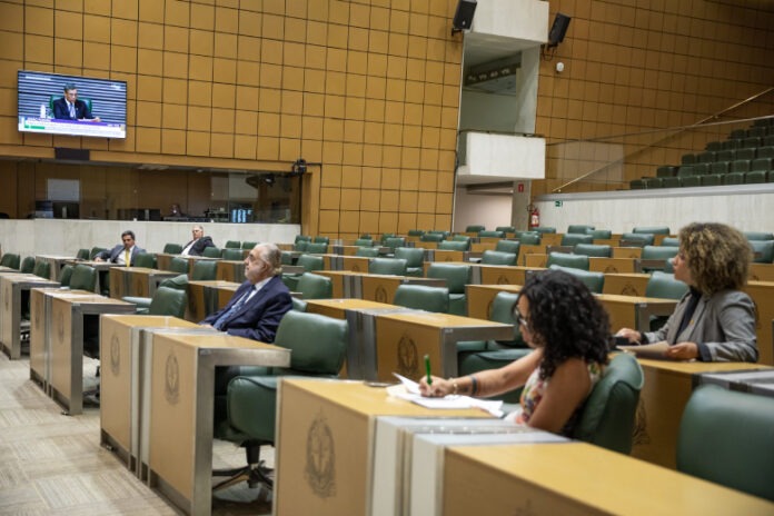 assembleia-legislativa-de-sp-reabre-galeria-depois-de-vandalismo-de-militantes-da-esquerda