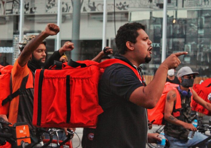 militante-que-incendiou-estatua-de-borba-gato-diz-que-roubava-refeicoes-acima-de-r$-500,-na-epoca-em-que-era-entregador-no-ifood