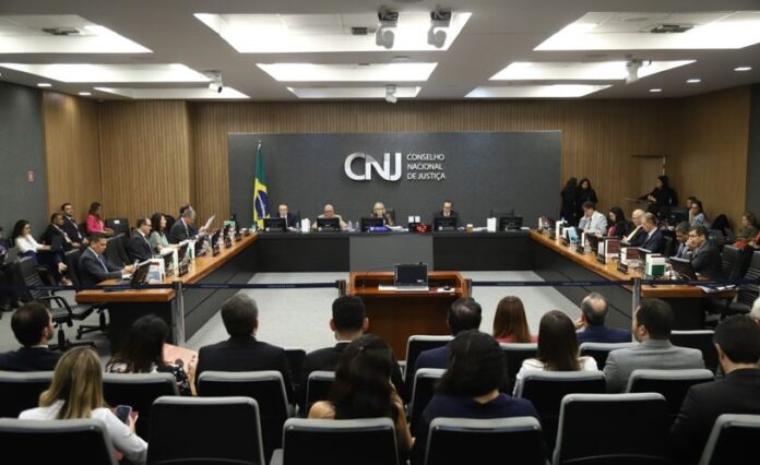 cnj-aprova-novas-regras-para-ampliar-presenca-de-mulheres-e-negros-no-judiciario