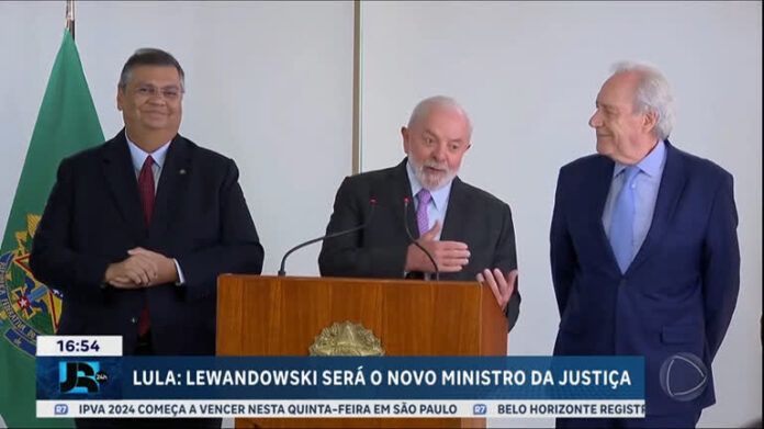 lula-anuncia-que-lewandowski-sera-o-novo-ministro-da-justica