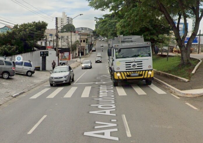 homem-fica-ferido-apos-ser-atropelado-por-moto-na-avenida-sapopemba-no-jardim-adutora