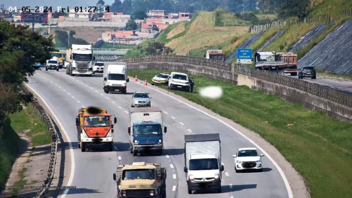 tragedia-na-rodovia-ayrton-senna:-pessoa-e-atropelada-e-morta-em-guarulhos