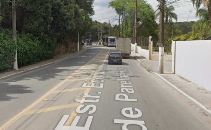 moto-colide-com-poste-e-deixa-feridos-na-estrada-ecoturistica-de-parelheiros