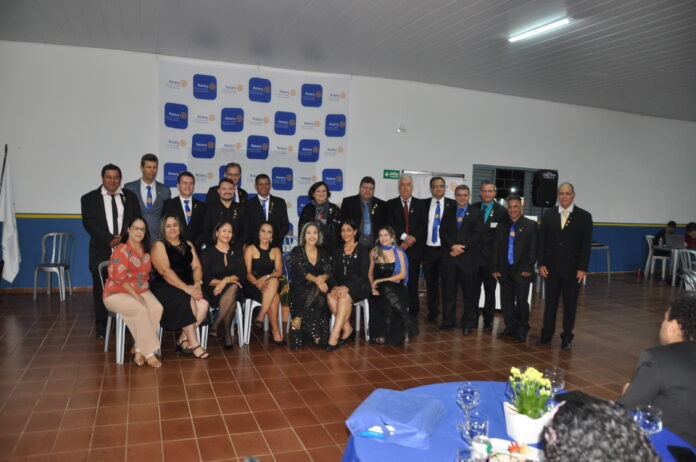 catalao:-nova-diretoria-do-rotary-club-de-catalao-1o-de-novembro-toma-posse-para-novo-ano-rotario