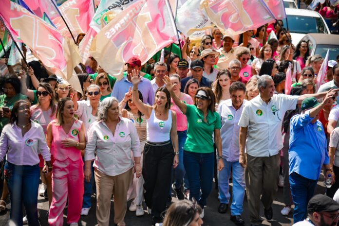 catalao:-gracinha-caiado-e-iara-vilela-lideram-caminhada-das-mulheres-em-apoio-a-velomar-rios-e-nelson-fayad