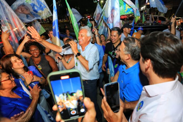 goiania:-caiado-e-gracinha-movimentam-cidade-com-bandeiracos-em-apoio-a-mabel