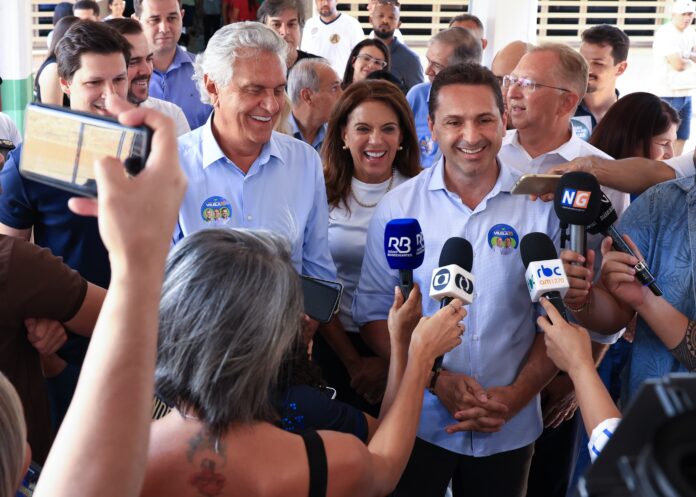 aparecida-de-goiania:-governador-ronaldo-caiado-acompanha-votacao-de-leandro-vilela-e-defende-resgate-do-legado-emedebista-no-municipio